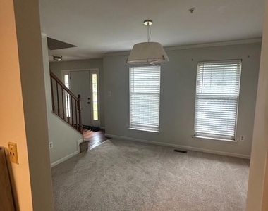 8207 Birdsong Drive - Photo Thumbnail 2