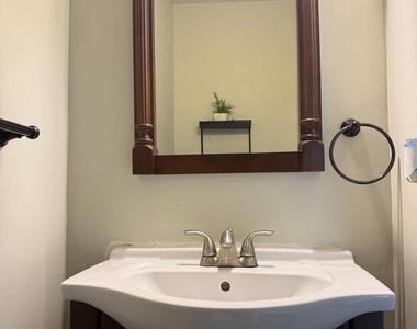 8207 Birdsong Drive - Photo Thumbnail 24