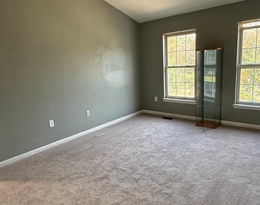 8207 Birdsong Drive - Photo Thumbnail 37