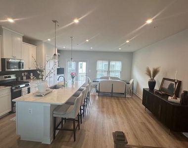 213 Lyons Creek Drive - Photo Thumbnail 10