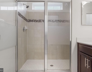 9811 Wood Glen Terrace - Photo Thumbnail 30