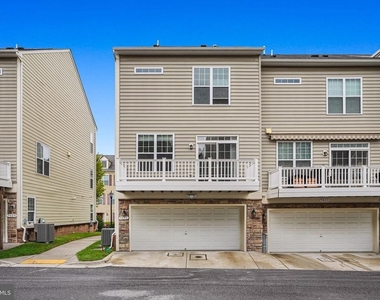 9811 Wood Glen Terrace - Photo Thumbnail 38