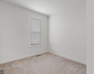 9811 Wood Glen Terrace - Photo Thumbnail 31