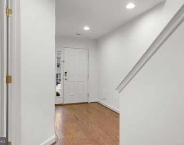 9811 Wood Glen Terrace - Photo Thumbnail 2