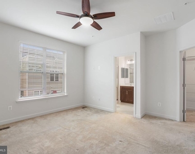 9811 Wood Glen Terrace - Photo Thumbnail 25