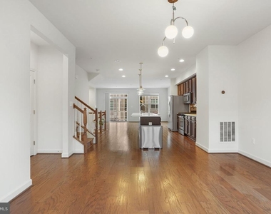 9811 Wood Glen Terrace - Photo Thumbnail 13