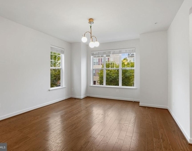 9811 Wood Glen Terrace - Photo Thumbnail 10