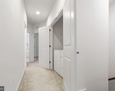 9811 Wood Glen Terrace - Photo Thumbnail 21