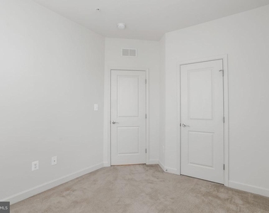 9811 Wood Glen Terrace - Photo Thumbnail 34