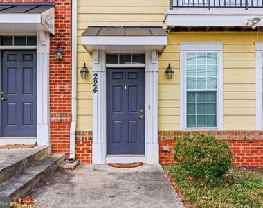 224 N Summit Avenue - Photo Thumbnail 1