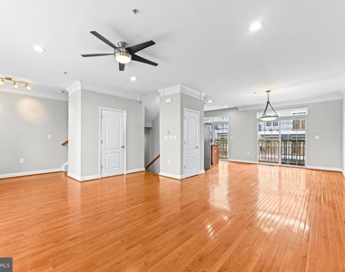 224 N Summit Avenue - Photo Thumbnail 6