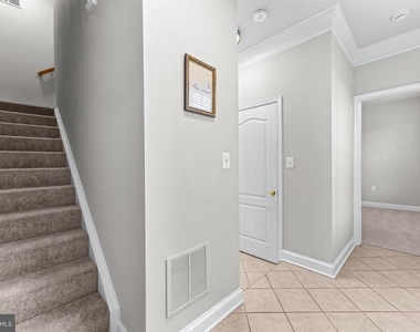 224 N Summit Avenue - Photo Thumbnail 2