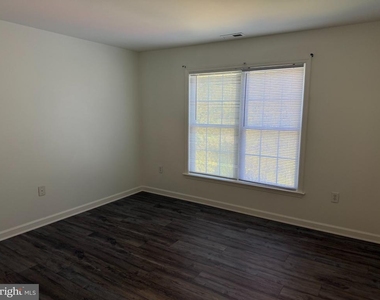 712 Hollywood Avenue - Photo Thumbnail 17