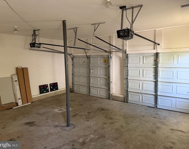 712 Hollywood Avenue - Photo Thumbnail 34