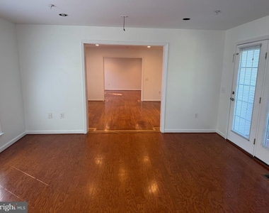 712 Hollywood Avenue - Photo Thumbnail 10