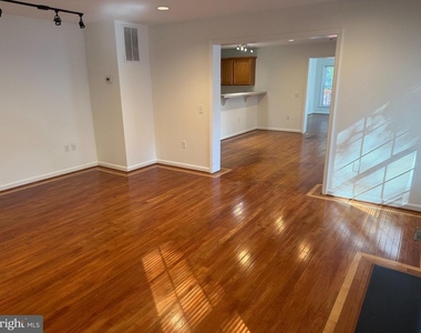 712 Hollywood Avenue - Photo Thumbnail 12
