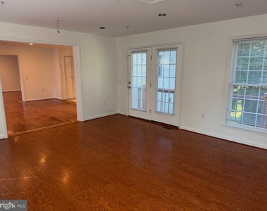 712 Hollywood Avenue - Photo Thumbnail 7