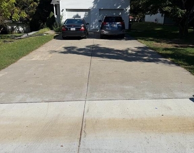 712 Hollywood Avenue - Photo Thumbnail 32