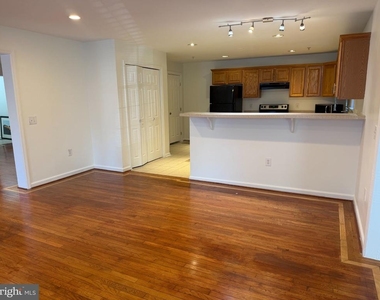 712 Hollywood Avenue - Photo Thumbnail 14