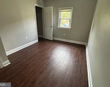 9940 Naylor Avenue - Photo Thumbnail 8