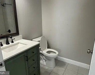 9940 Naylor Avenue - Photo Thumbnail 7