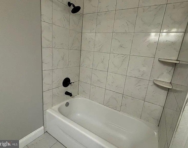 9940 Naylor Avenue - Photo Thumbnail 12