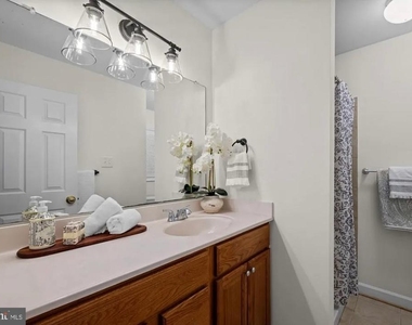4775 Leyden Way - Photo Thumbnail 5