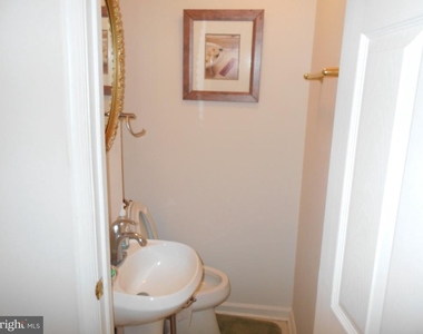 1940 Eloise Lane - Photo Thumbnail 17