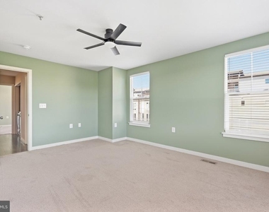 1474 Trafalgar Lane - Photo Thumbnail 28