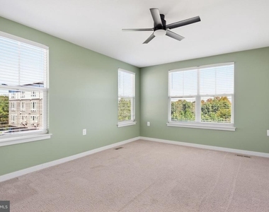 1474 Trafalgar Lane - Photo Thumbnail 27