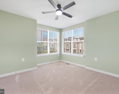 1474 Trafalgar Lane - Photo Thumbnail 24