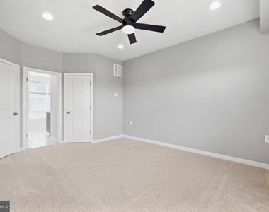 1474 Trafalgar Lane - Photo Thumbnail 17