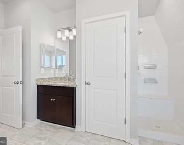 1474 Trafalgar Lane - Photo Thumbnail 21