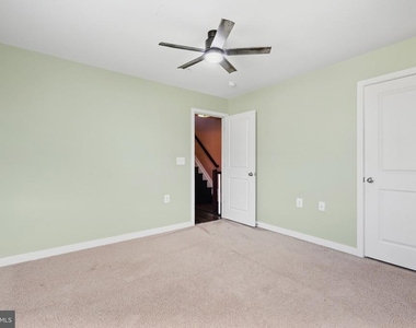 1474 Trafalgar Lane - Photo Thumbnail 25
