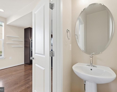 1474 Trafalgar Lane - Photo Thumbnail 30