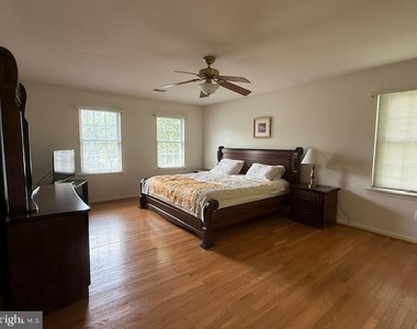 3001 Mandarin Place - Photo Thumbnail 13