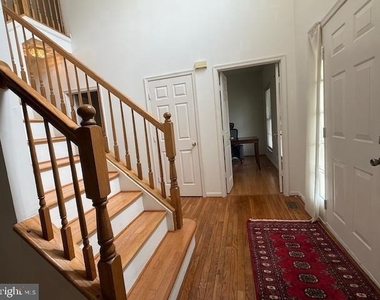3001 Mandarin Place - Photo Thumbnail 2