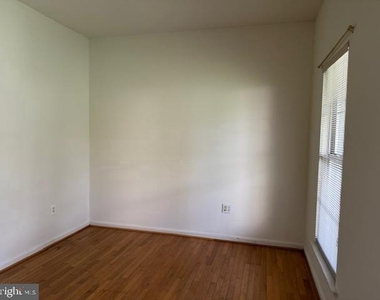 3001 Mandarin Place - Photo Thumbnail 3