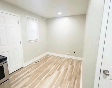 7113 Liberty Road - Photo Thumbnail 24