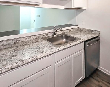 2 Cloverwood Court - Photo Thumbnail 10
