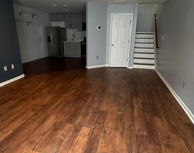9221 Leigh Choice Court - Photo Thumbnail 6