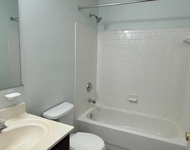 9221 Leigh Choice Court - Photo Thumbnail 8