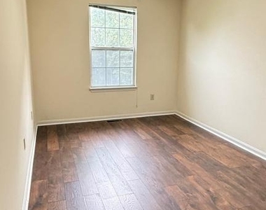 9221 Leigh Choice Court - Photo Thumbnail 4