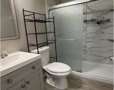 9221 Leigh Choice Court - Photo Thumbnail 12