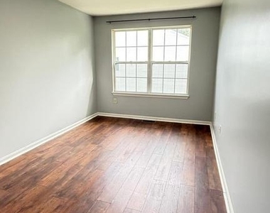 9221 Leigh Choice Court - Photo Thumbnail 2