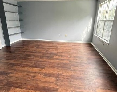 9221 Leigh Choice Court - Photo Thumbnail 7