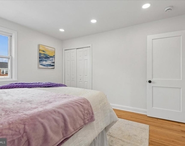 1403 Dartmouth Avenue - Photo Thumbnail 18