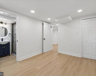 1403 Dartmouth Avenue - Photo Thumbnail 29