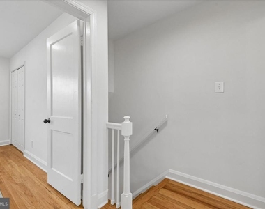 1403 Dartmouth Avenue - Photo Thumbnail 14