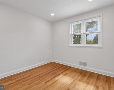 1403 Dartmouth Avenue - Photo Thumbnail 22